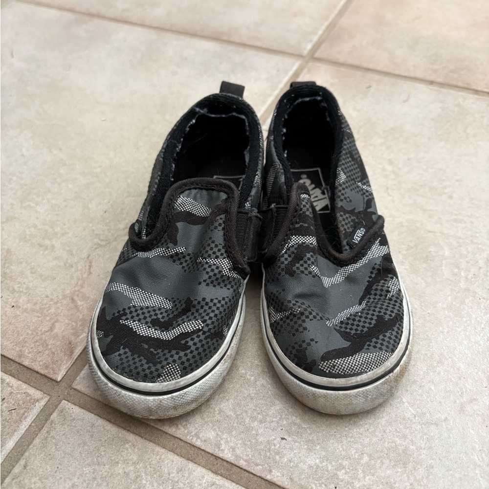 Toddler slip on camo Vans